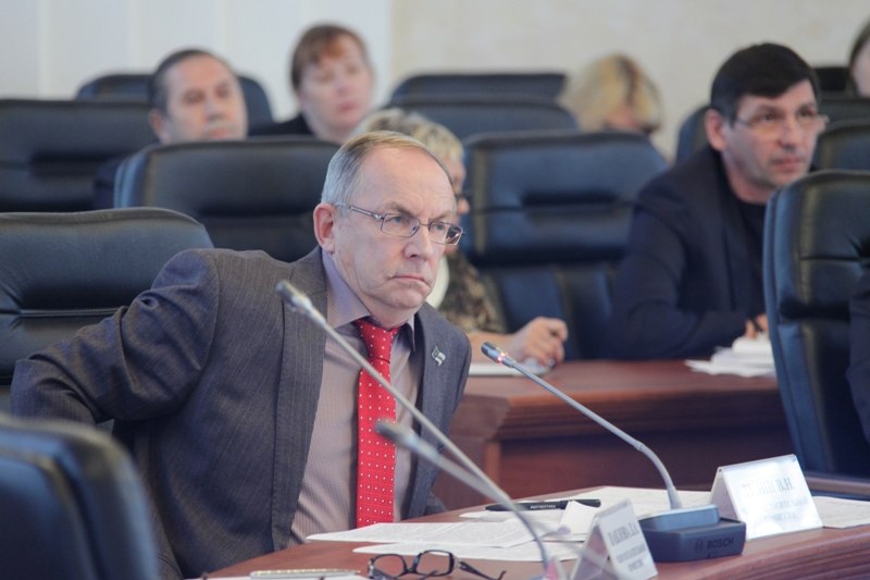 Полным абсурдом и чванством назвал «партийные проекты» единороссов депутат Владимир Дудин