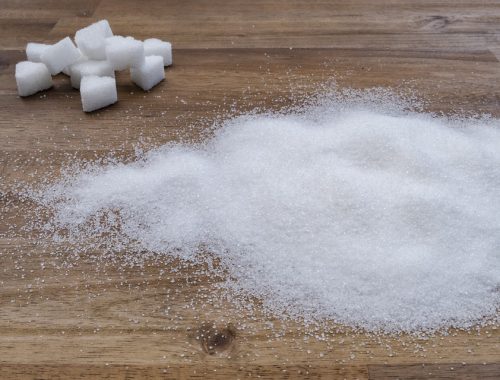 Розничные цены на сахар в России снизят до 46 рублей