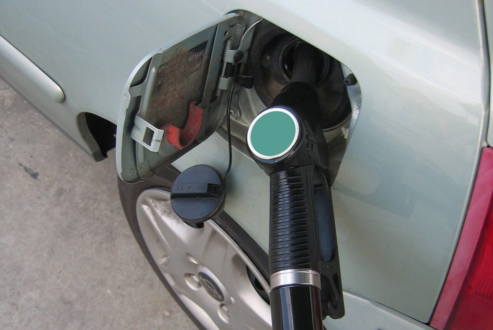 Цены на бензин в Биробиджане растут быстрее, чем по стране