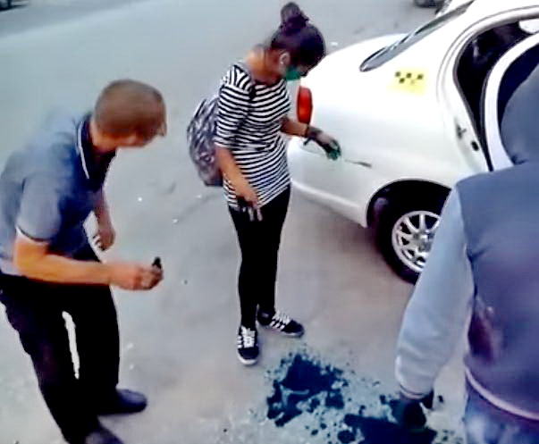 Хабаровский таксист, заставивший подростков умываться зеленкой, получит штраф