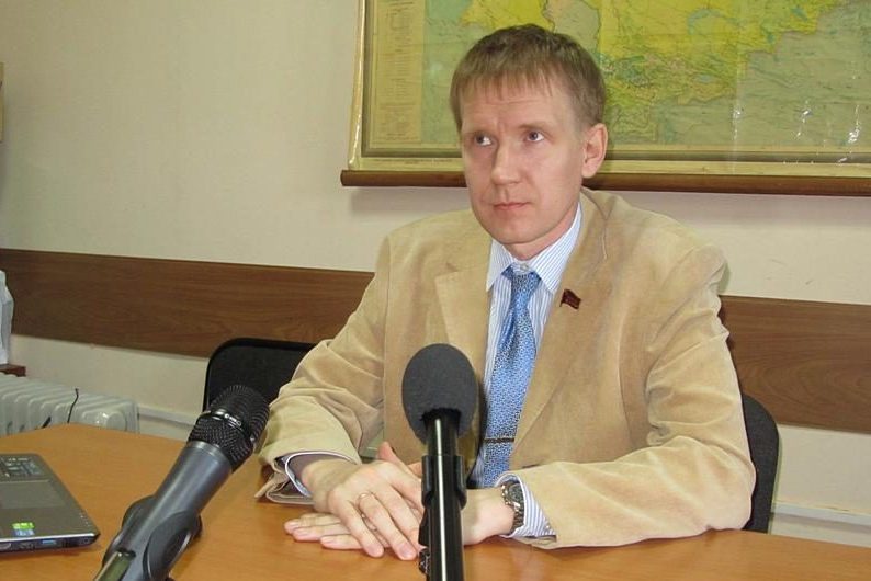 Адвокат Лазарев: с высокой степенью вероятности следствие могло рассматривать Братыненко в качестве соучастника Головатого