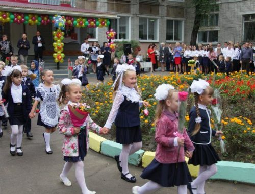 От 24,6 до 30,9 тысяч рублей придётся выложить родителям первоклашек в ЕАО, чтобы собрать ребёнка в школу