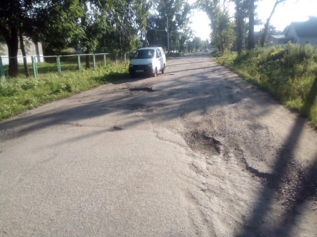 «Фронтовики» добиваются ремонта разбитой большегрузами дороги в Николаевке