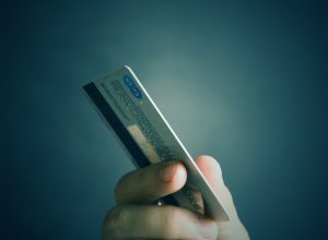 Более 2 миллионов кредитных карт открыли россияне в декабре 2021 года