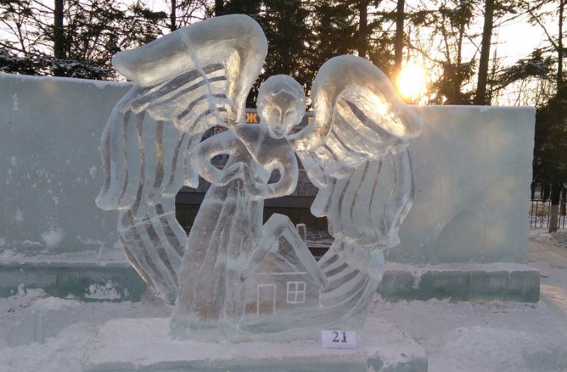 Подведены итоги международного конкурса ледовых скульптур «Хрустальная менора»