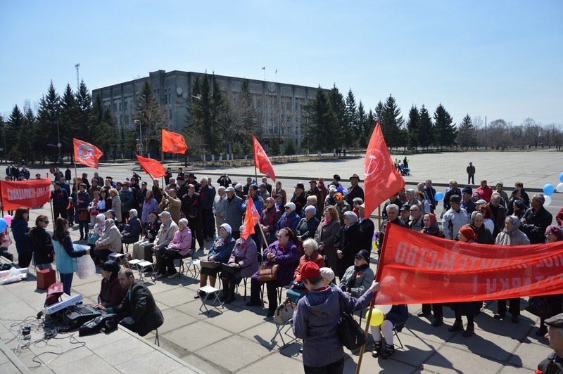 Единороссы предложили запретить митинги у зданий органов власти