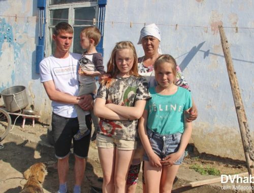 Четыре биробиджанских семьи борются за выживание в разрушающемся доме