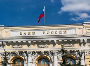 Центробанку предложили блокировать переводы свыше десяти тысяч рублей