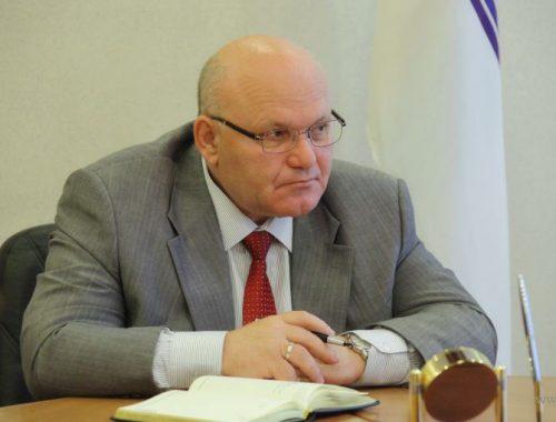 Экс-губернатор ЕАО на скамье подсудимых: уголовное дело Александра Винникова направлено в суд