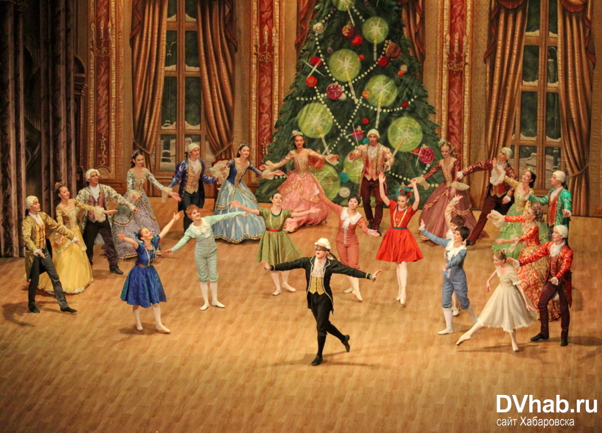 Артисты Русского классического балета показали спектакль «Щелкунчик» в Биробиджане