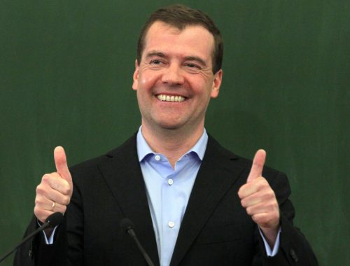 Медведев предложил прекратить расчет ВВП России