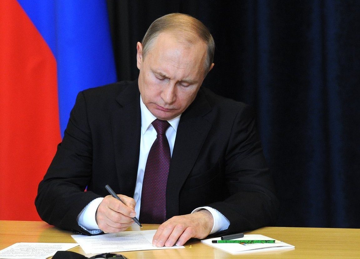 Путин подписал закон о штрафах за неявку в военкомат до 30 тыс. руб.