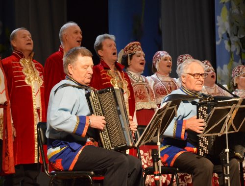 Народный хор русской песни Биробиджана отметил 60-летие юбилейным концертом