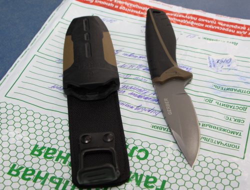 Незаконную пересылку по почте охотничьих ножей выявили биробиджанские таможенники