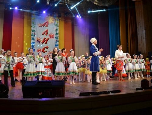 Звание «Заслуженный коллектив народного творчества» присвоено ансамблю танца «Алиса»