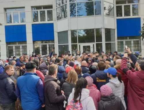 Народ отразил рейдерскую атаку на Совхоз имени Ленина в Подмосковье