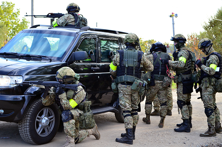 «Террористы» захватили администрацию Облученского района ЕАО. Спецназовцы их обезвредили