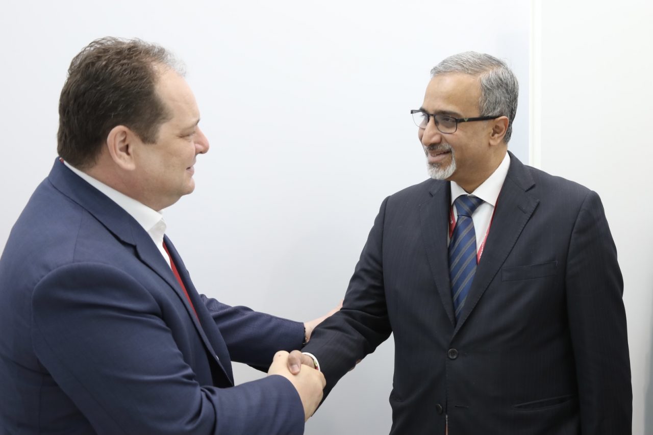 На Петербургском форуме губернатор ЕАО поговорил об инвестициях с послом Индии