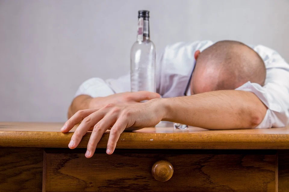 В РФ разрешили увольнять за пьянство без медосвидетельствования