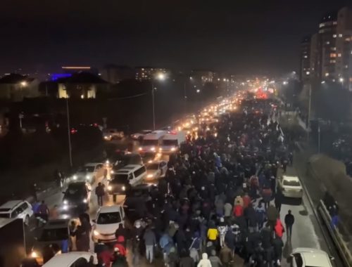 В городах Казахстана ввели чрезвычайное положение из-за массовых протестов