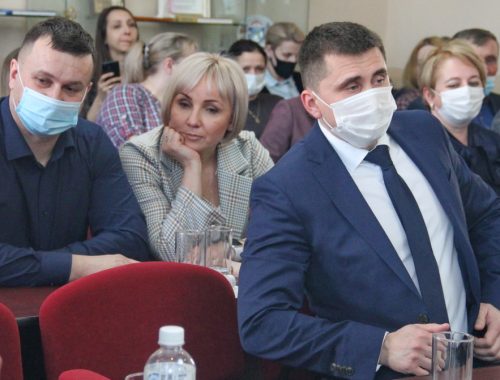 «Чертова дюжина» депутатов избрала мэром Биробиджана Максима Семенова