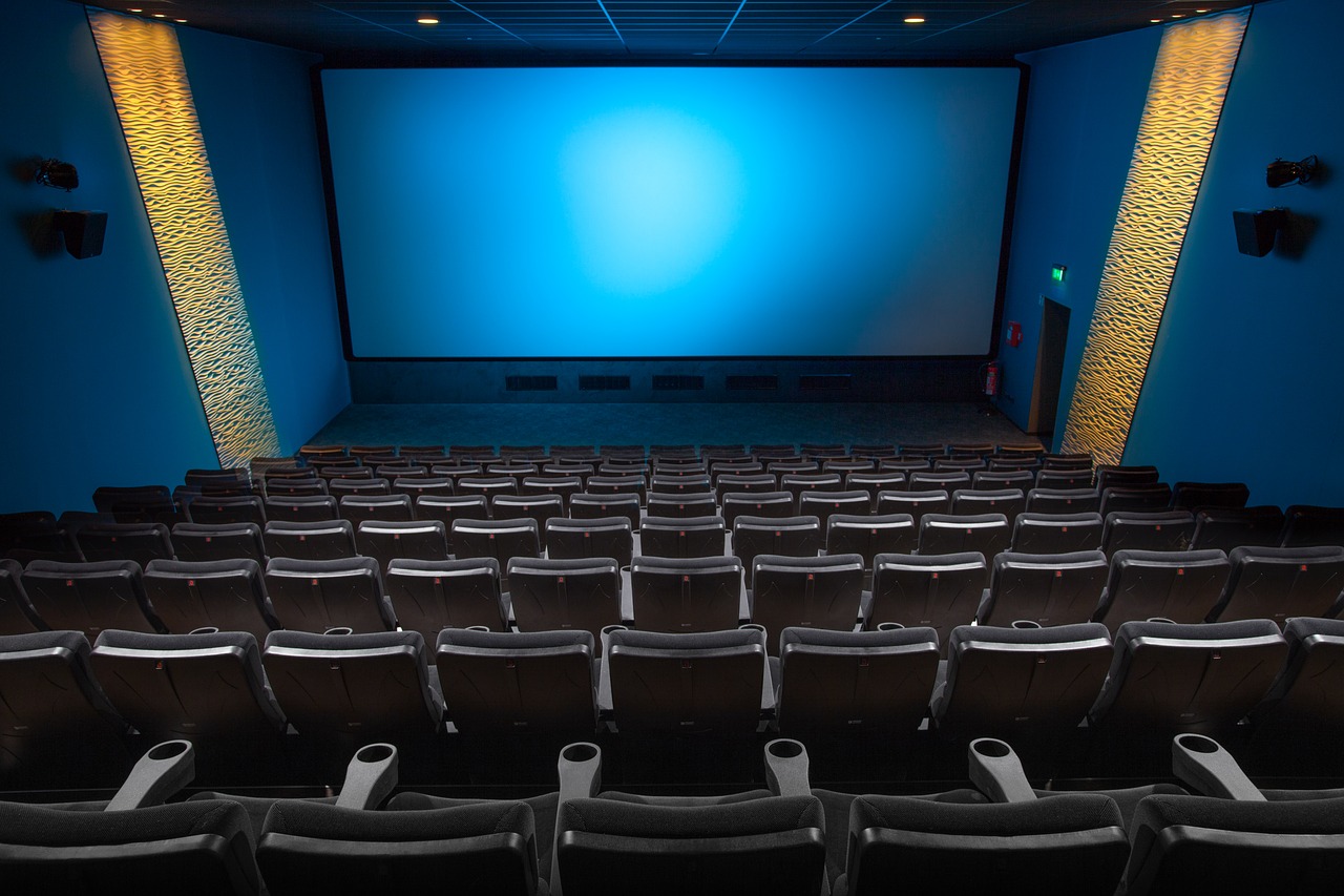 Депутат Госдумы предложил показывать западные фильмы в кинотеатрах без разрешения правообладателей