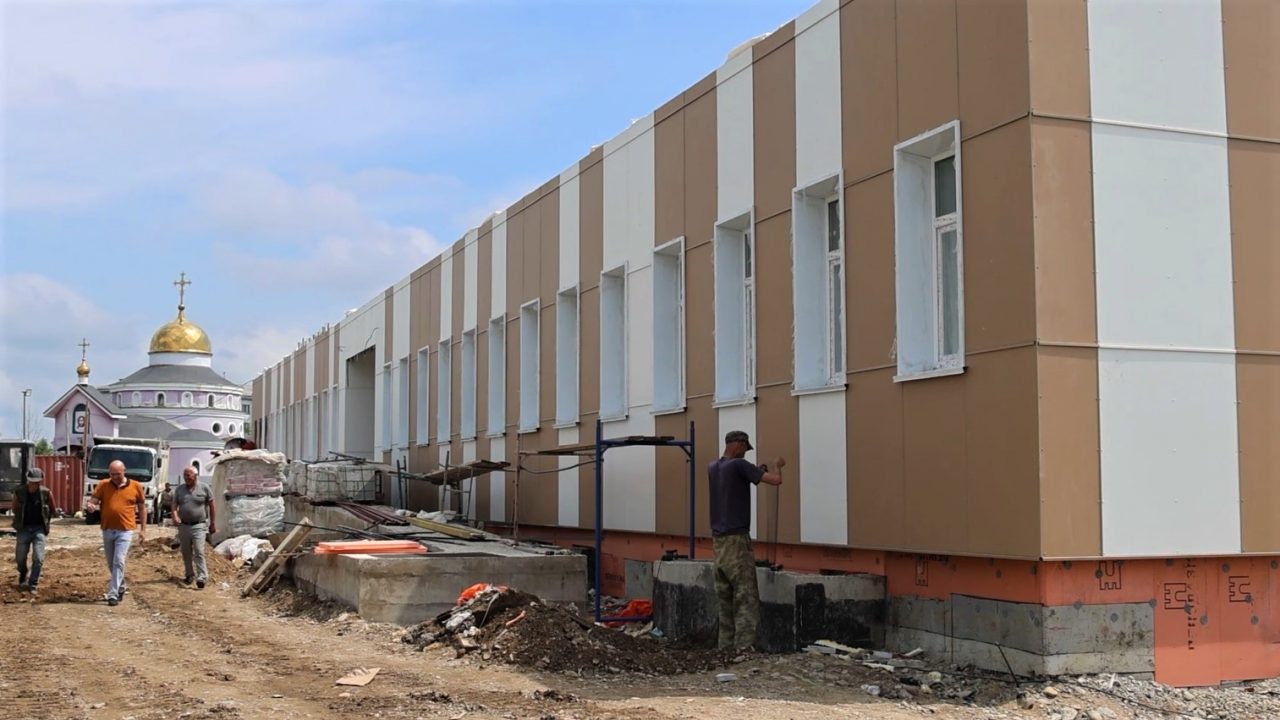 Строительство дома-интерната для пожилых граждан завершается в микрорайоне Биробиджан-2