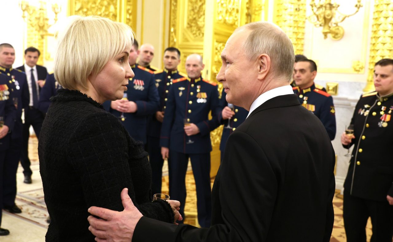 Путин заявил о решении участвовать в выборах президента