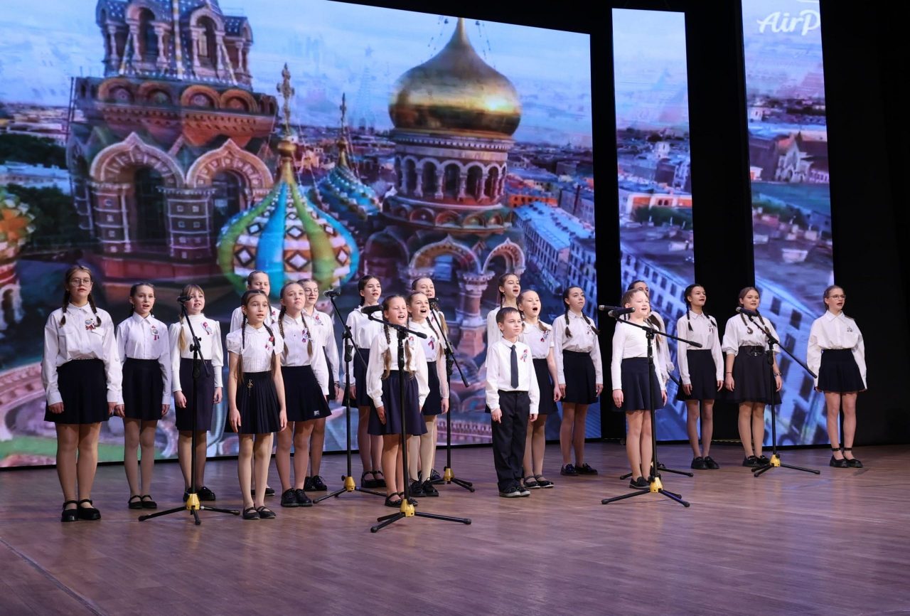 В ЕАО завершился региональный конкурс хоров и вокальных ансамблей школ